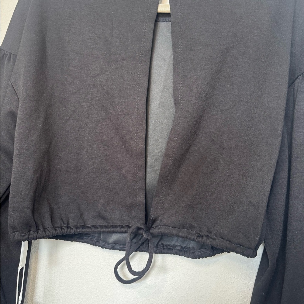 NWT HALARA Black Long Sleeve Crop Top - Picture 7 of 8